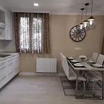Precioso Piso Recien Renovado 아파트 베르메오